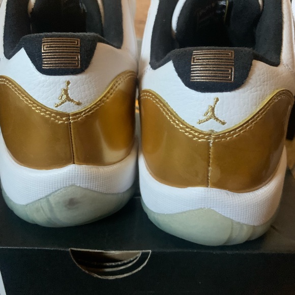 Air Jordan 11 - Picture 3 of 4